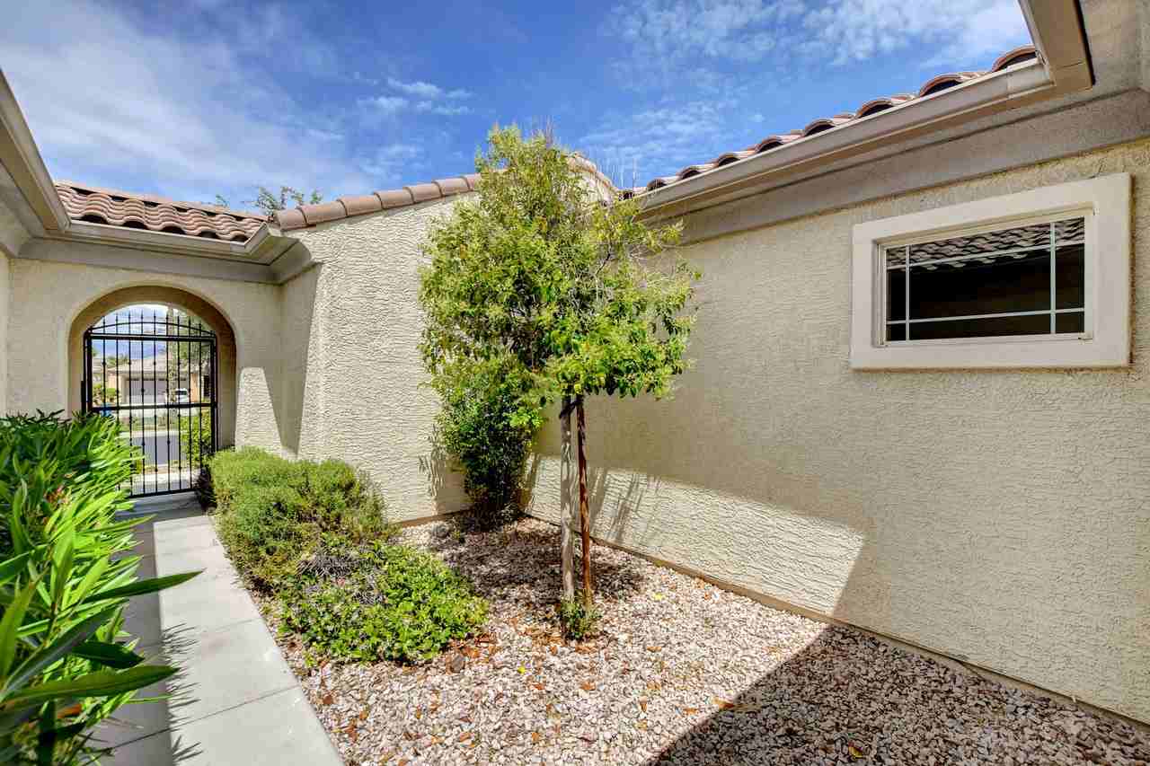 8216 Imperial Lakes St #1 - Photo 5 of 34