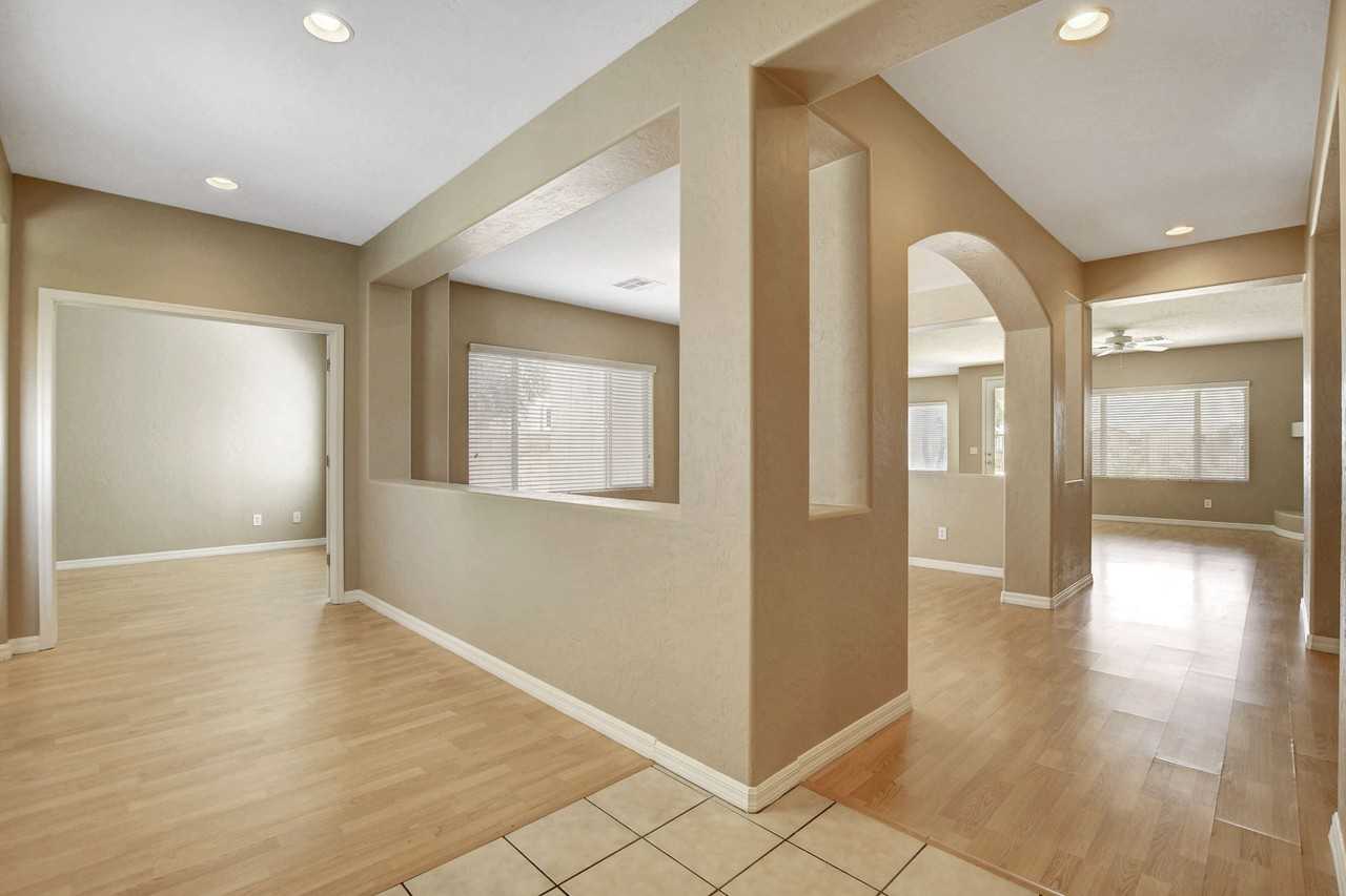 8216 Imperial Lakes St #1 - Photo 7 of 34