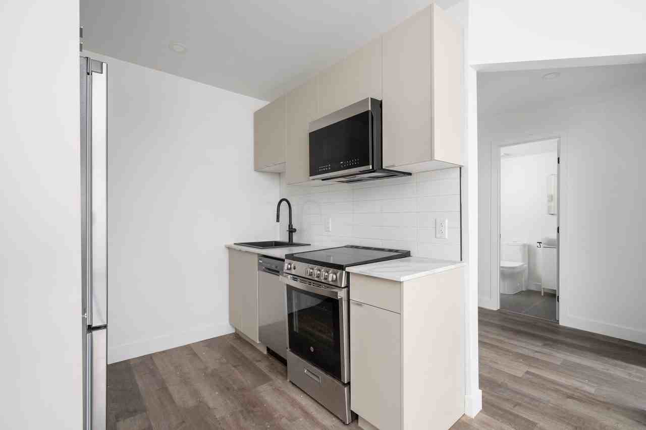 model - 4295 Hochelaga - Photo 2 of 24