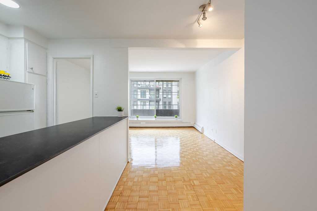 1225 Alexis-Nihon - Photo 7 of 18