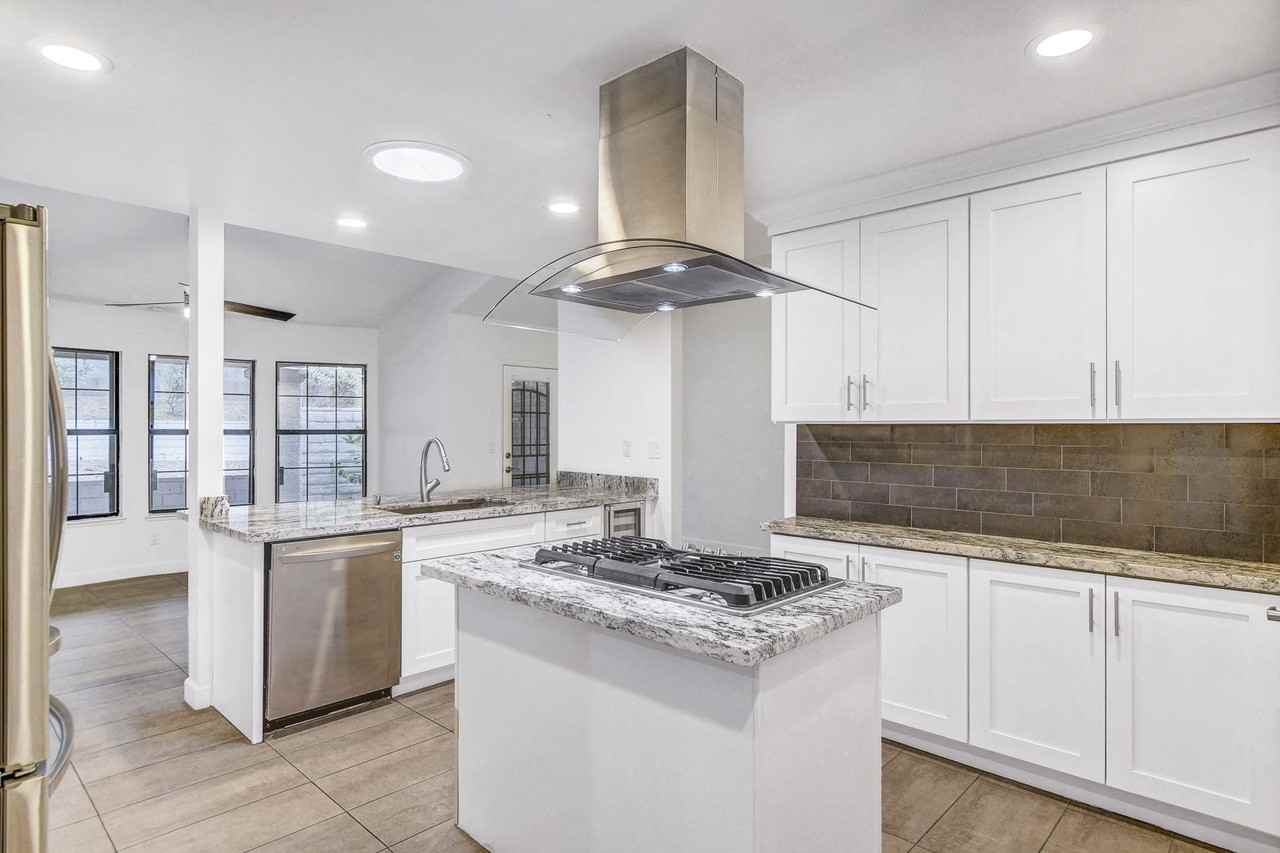 211 Garfield Drive - Photo 4 of 50