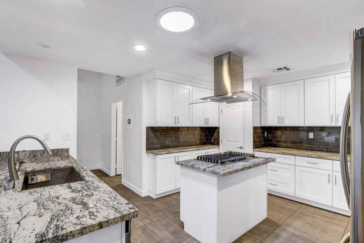 211 Garfield Drive - Photo 5 of 50