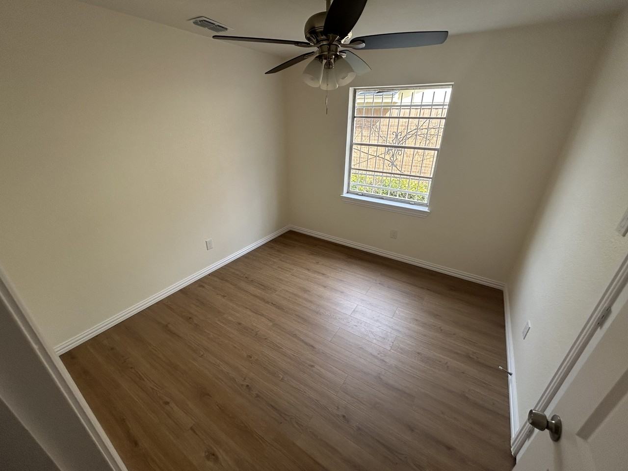 3528 Keyridge Drive1015 Pagewood Court1015 Pagewood Court #1 - Photo 4 of 7