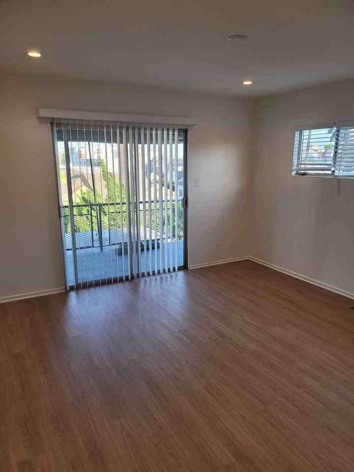 435 South Palm - Photo 4 of 24