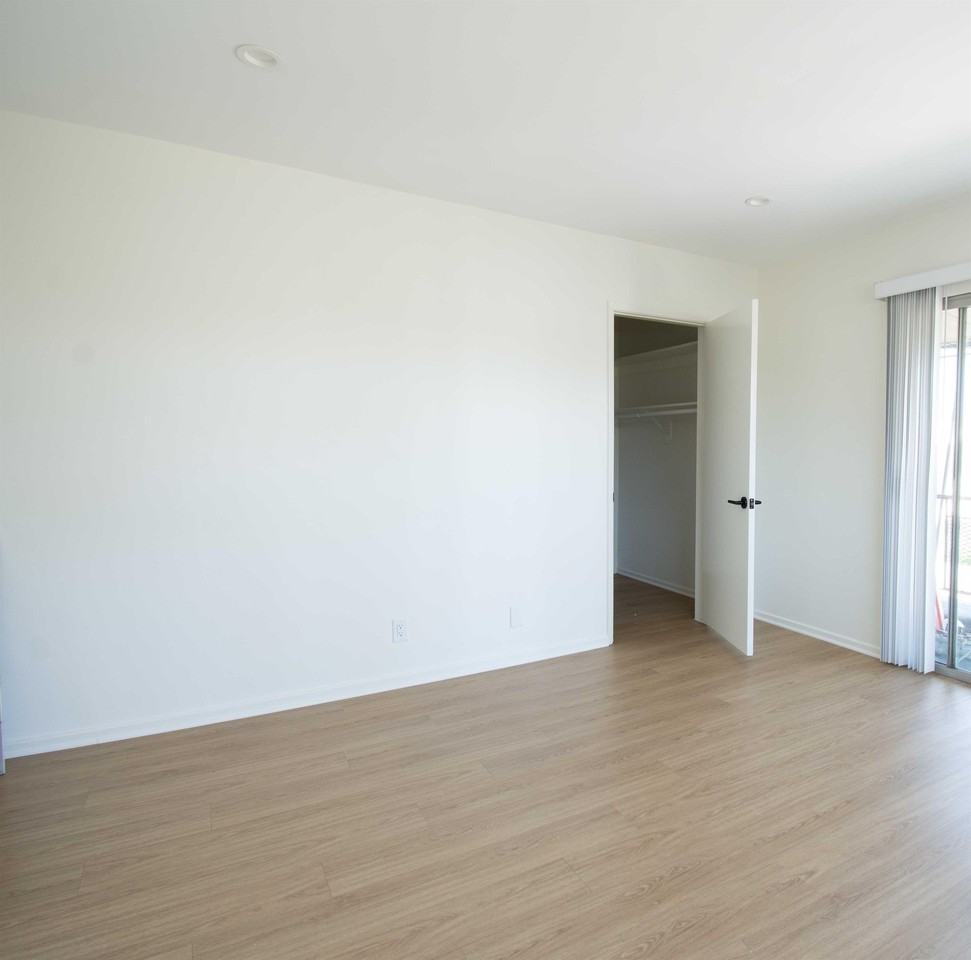 435 South Palm - Photo 7 of 24