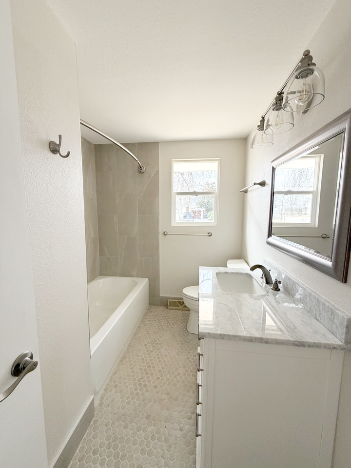 1503 Gay St #1 - Photo 6 of 21
