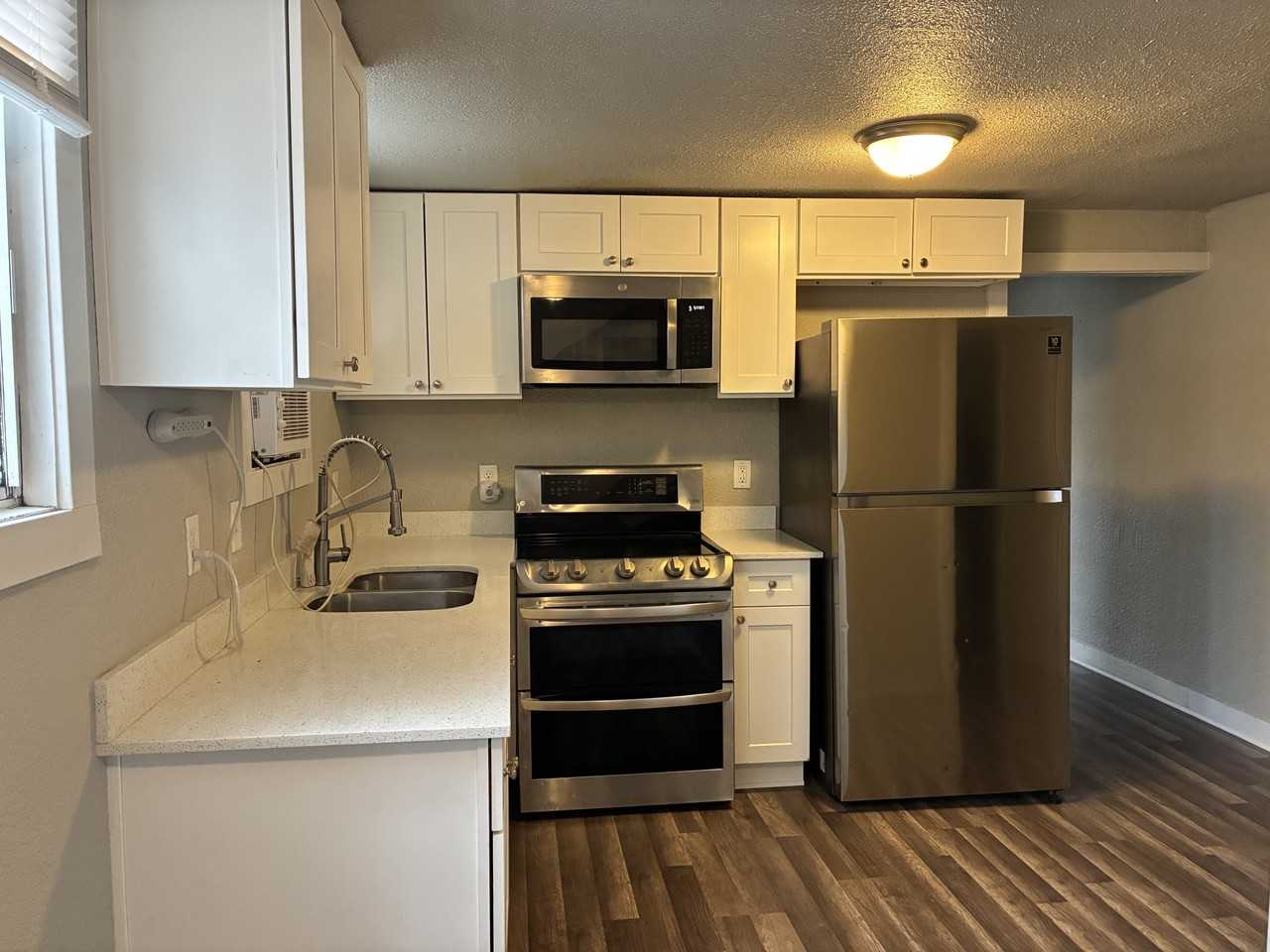 833 22nd Street - Photo 2 of 14