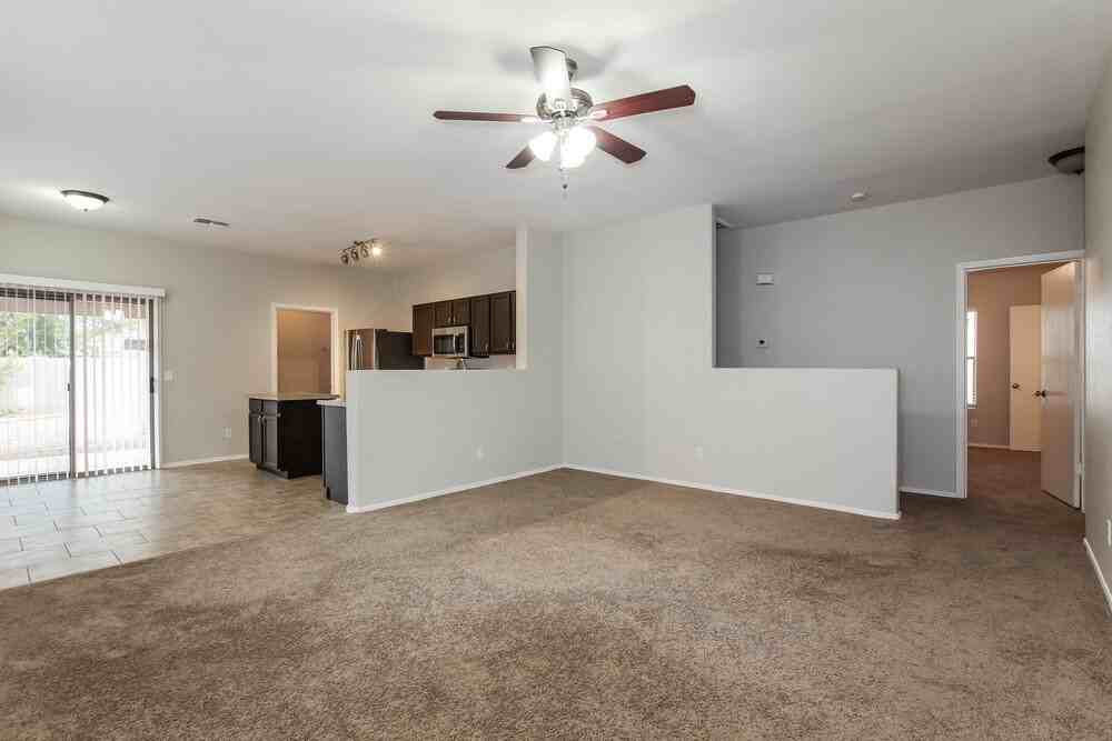 6522 W Elwood St - Photo 3 of 15