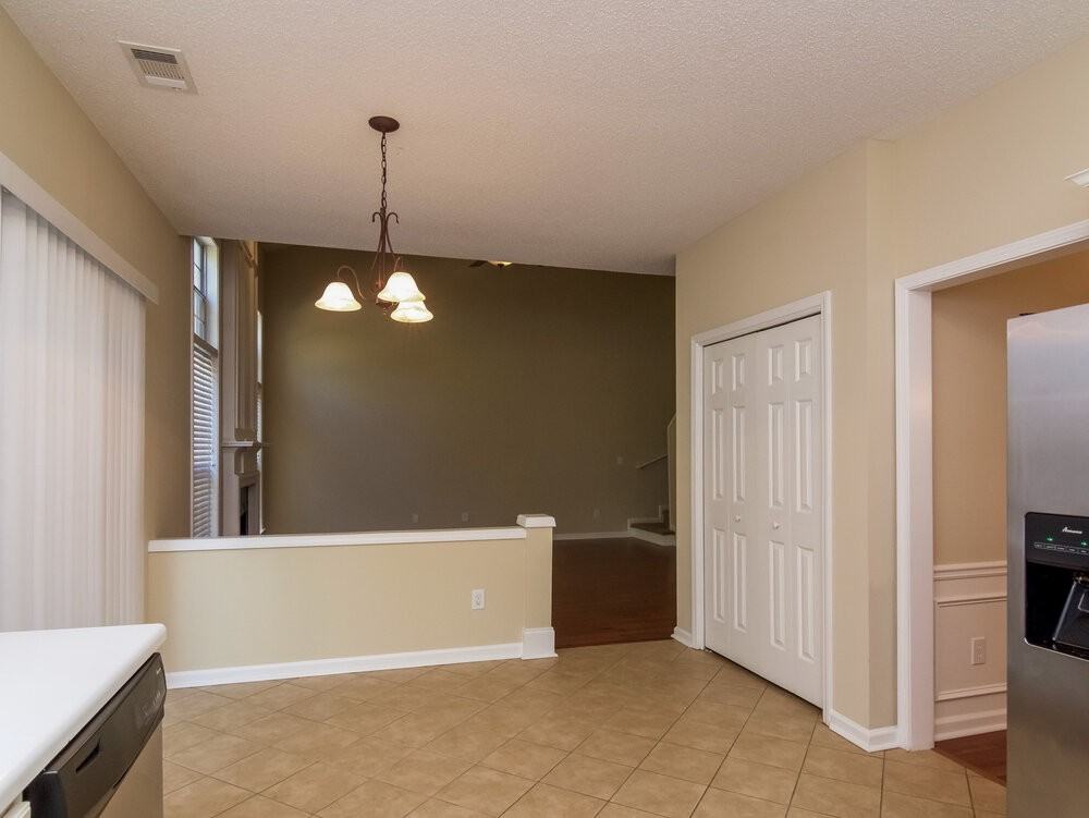 3515 Ridgefair Dr - Photo 7 of 15