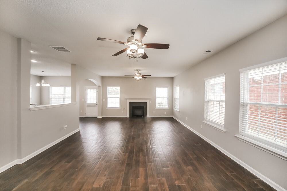 7310 Green Ash Dr - Photo 5 of 17