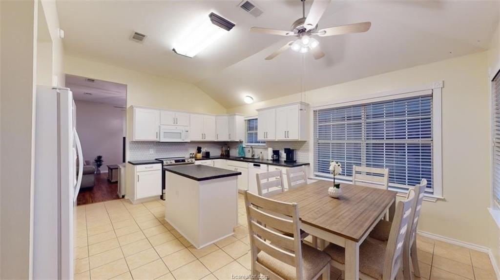 810 Camellia Ct - Photo 3 of 23