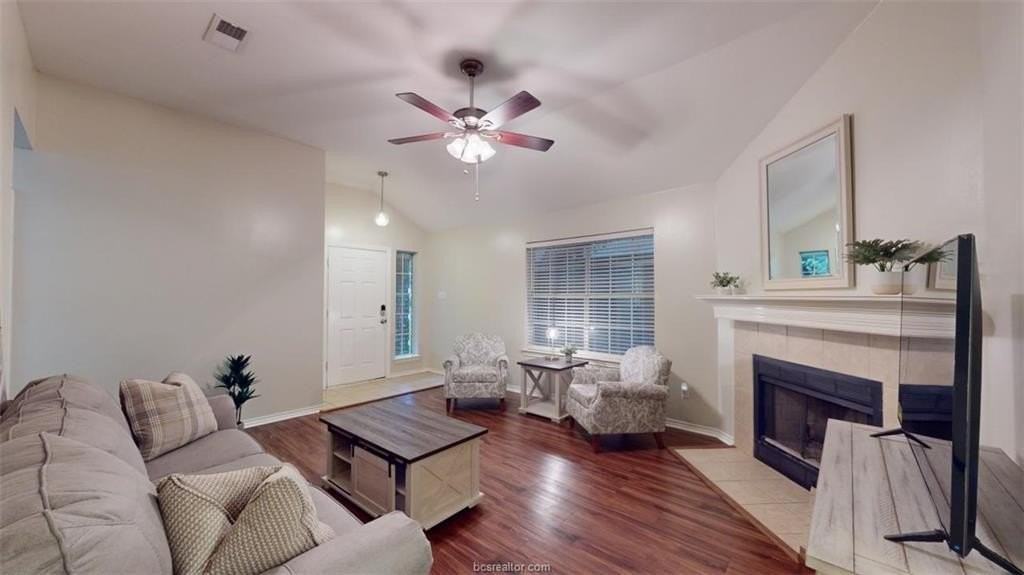 810 Camellia Ct - Photo 7 of 23