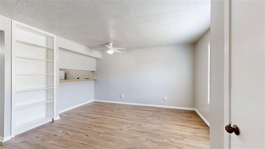 1327 Airline Dr - Photo 2 of 20