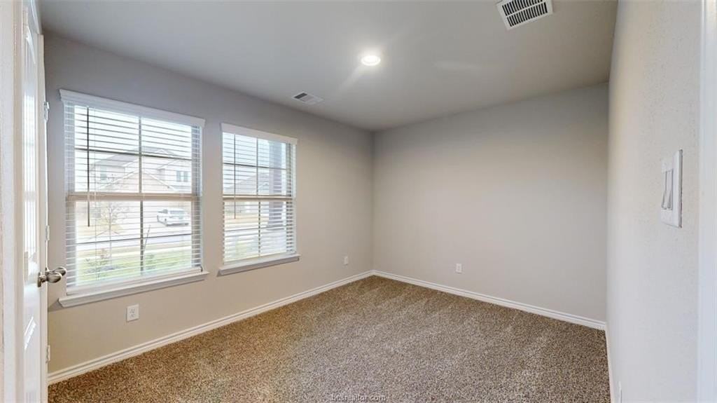 2148 Chief St - Photo 4 of 31