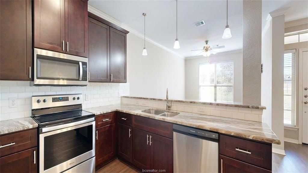 2015 Harvey Mitchell Pkwy S - Photo 7 of 37