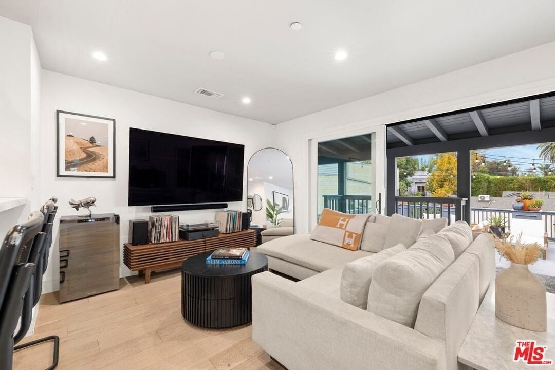 637 Santa Clara Ave - Photo 2 of 20