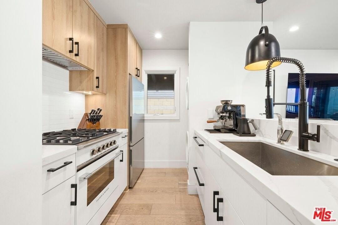 637 Santa Clara Ave - Photo 5 of 20