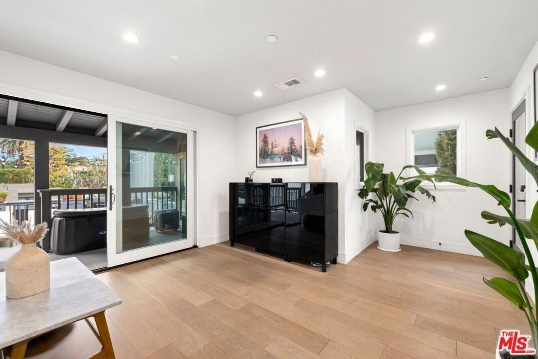 637 Santa Clara Ave - Photo 7 of 20