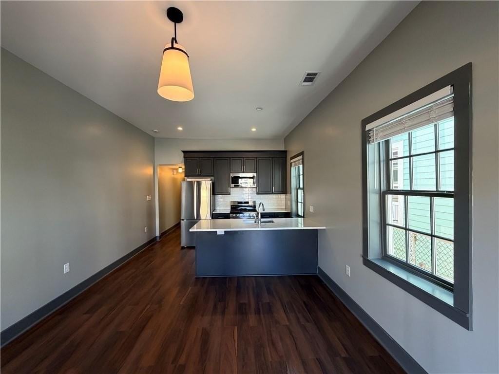 826 6th St - Photo 3 of 14