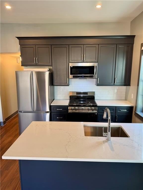 826 6th St - Photo 6 of 14