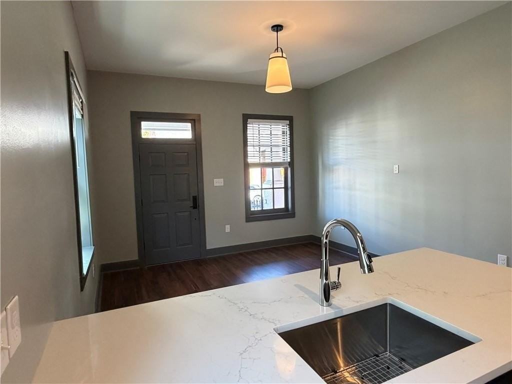 826 6th St - Photo 7 of 14