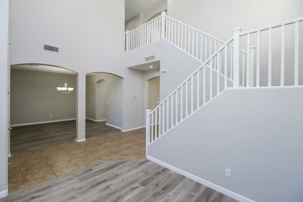 545 E Navajo Trl - Photo 5 of 17