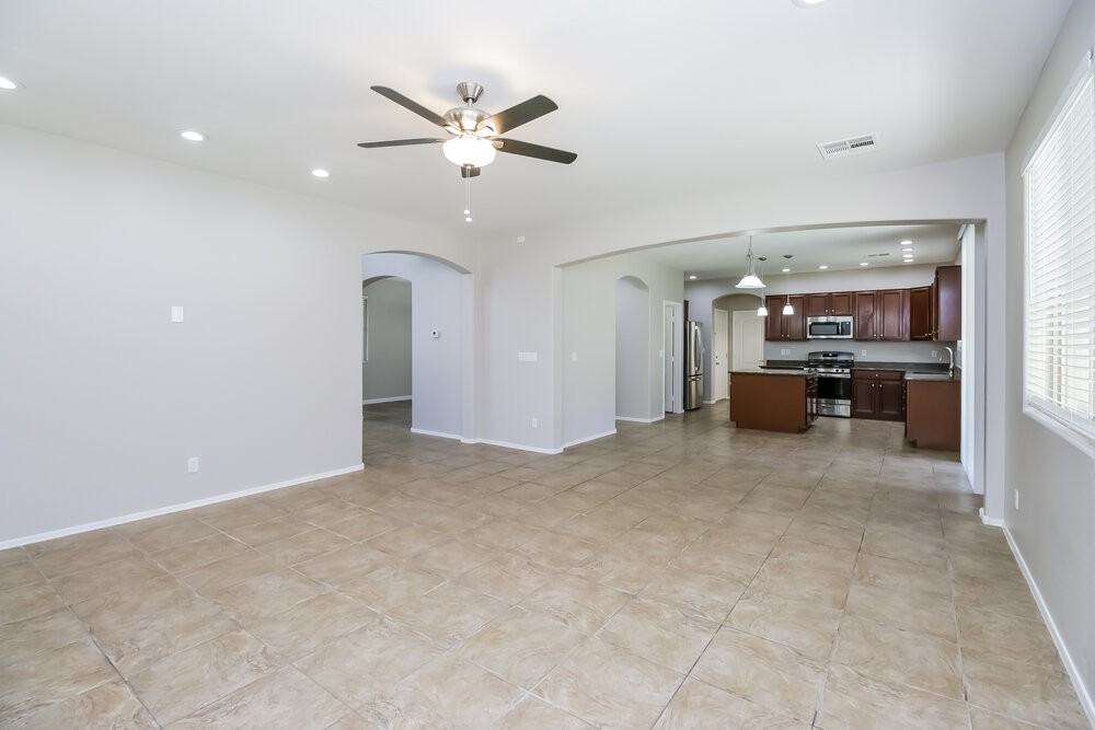 545 E Navajo Trl - Photo 7 of 17