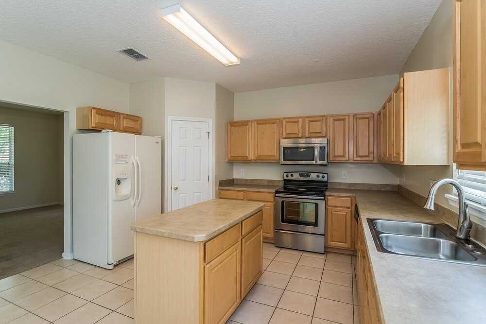 341 W Tropical Trce - Photo 4 of 15