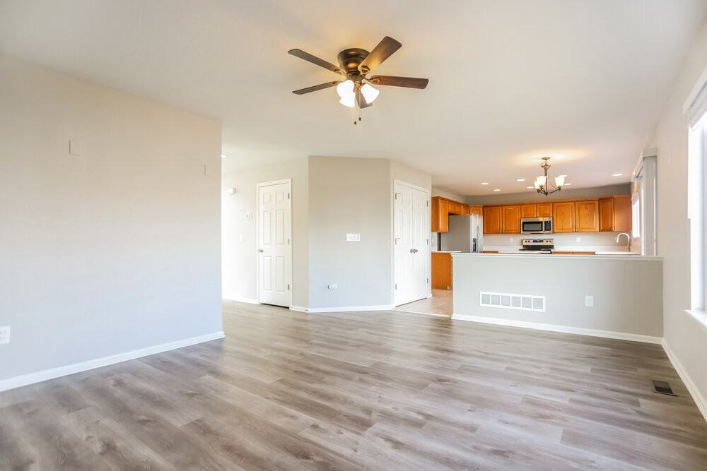 19277 E 39th Ave - Photo 6 of 18