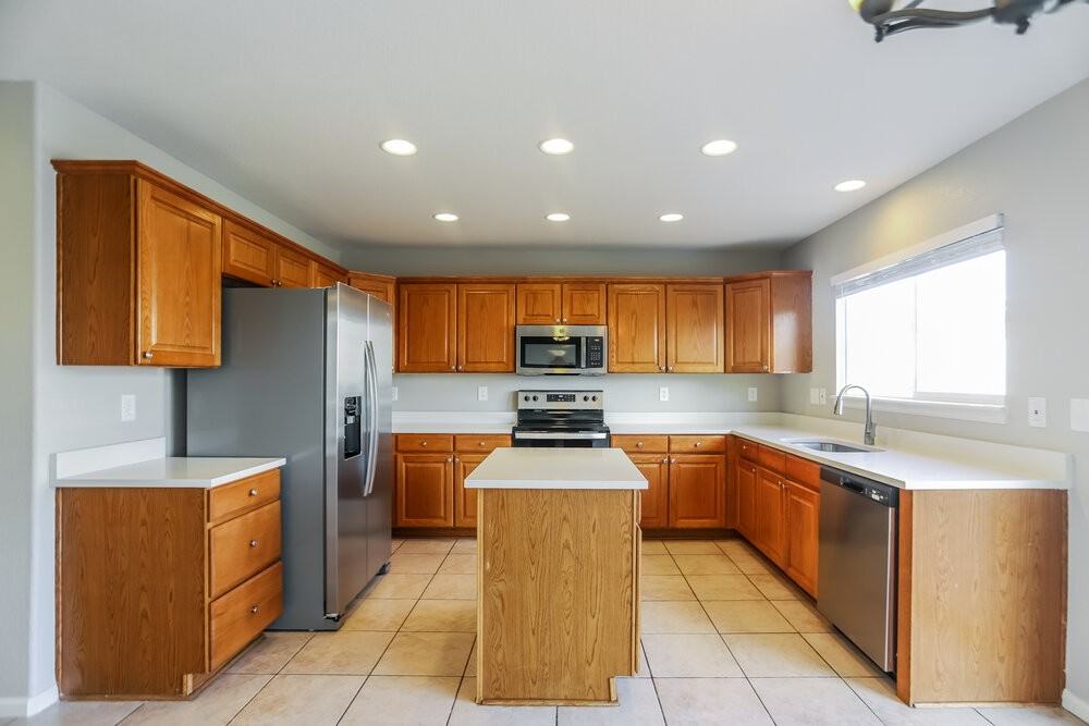 19277 E 39th Ave - Photo 7 of 18