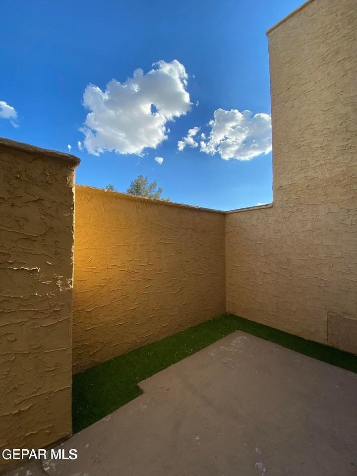 10601 Cuatro Vistas Dr Apt B - Photo 4 of 21