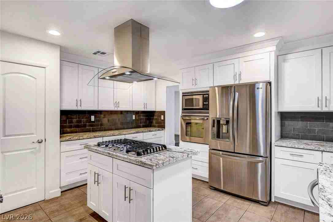 211 Garfield Dr - Photo 3 of 50