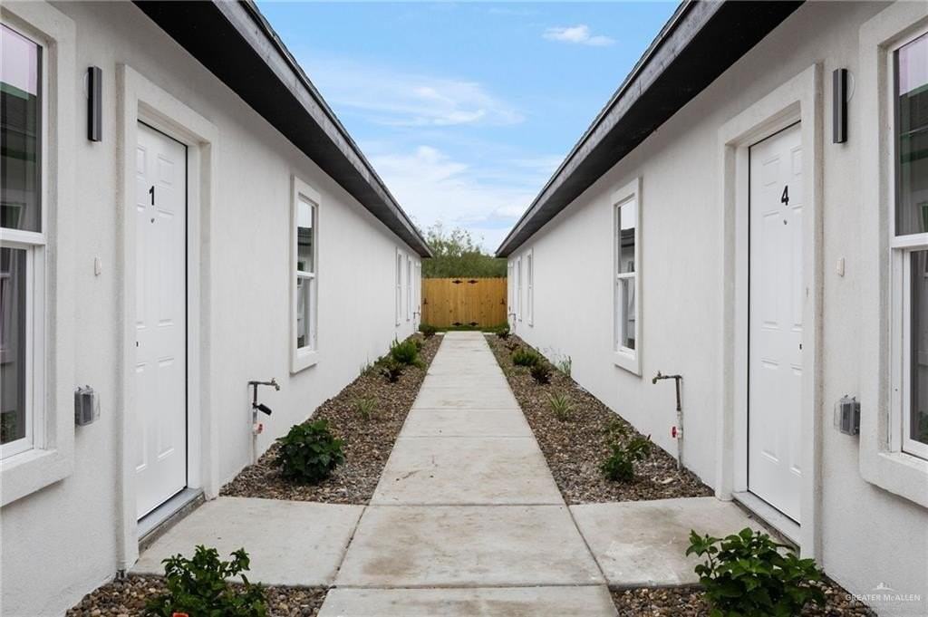 3001 Links Dr Apt 4 - Photo 2 of 14