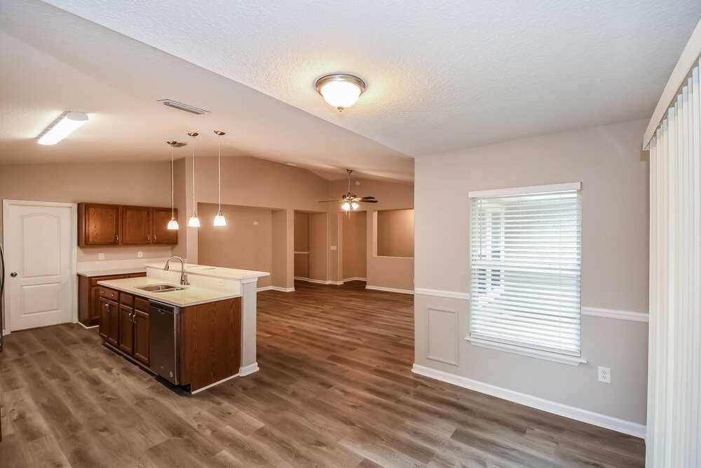 392 Bostwick Cir - Photo 7 of 16