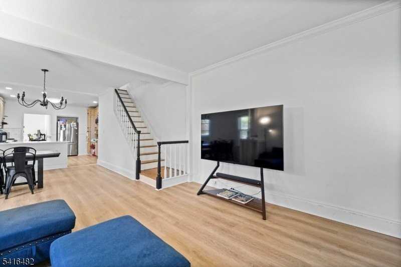 36 Dunnell Rd - Photo 7 of 41