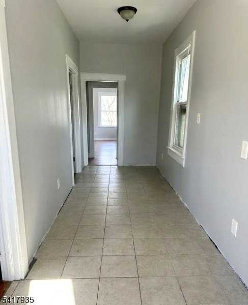 33 Ryerson Ave - Photo 4 of 10