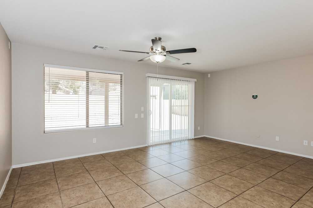 15178 W Taylor St - Photo 4 of 17