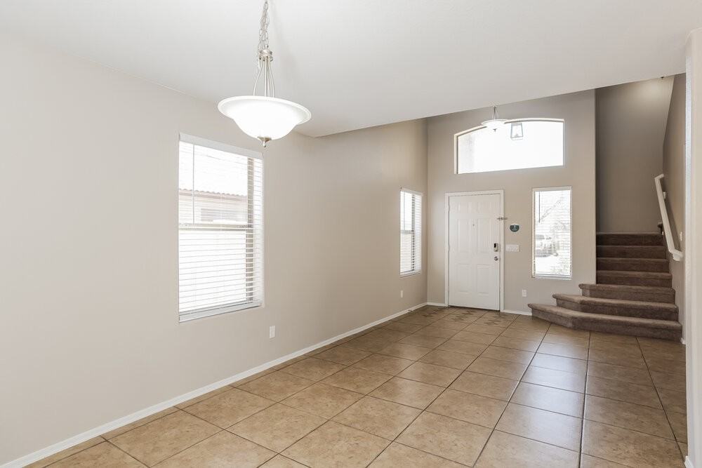 15178 W Taylor St - Photo 6 of 17