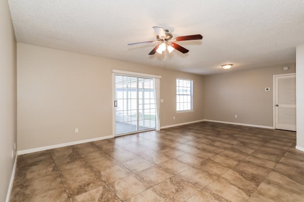 8374 Argyle Corners Ct - Photo 3 of 14