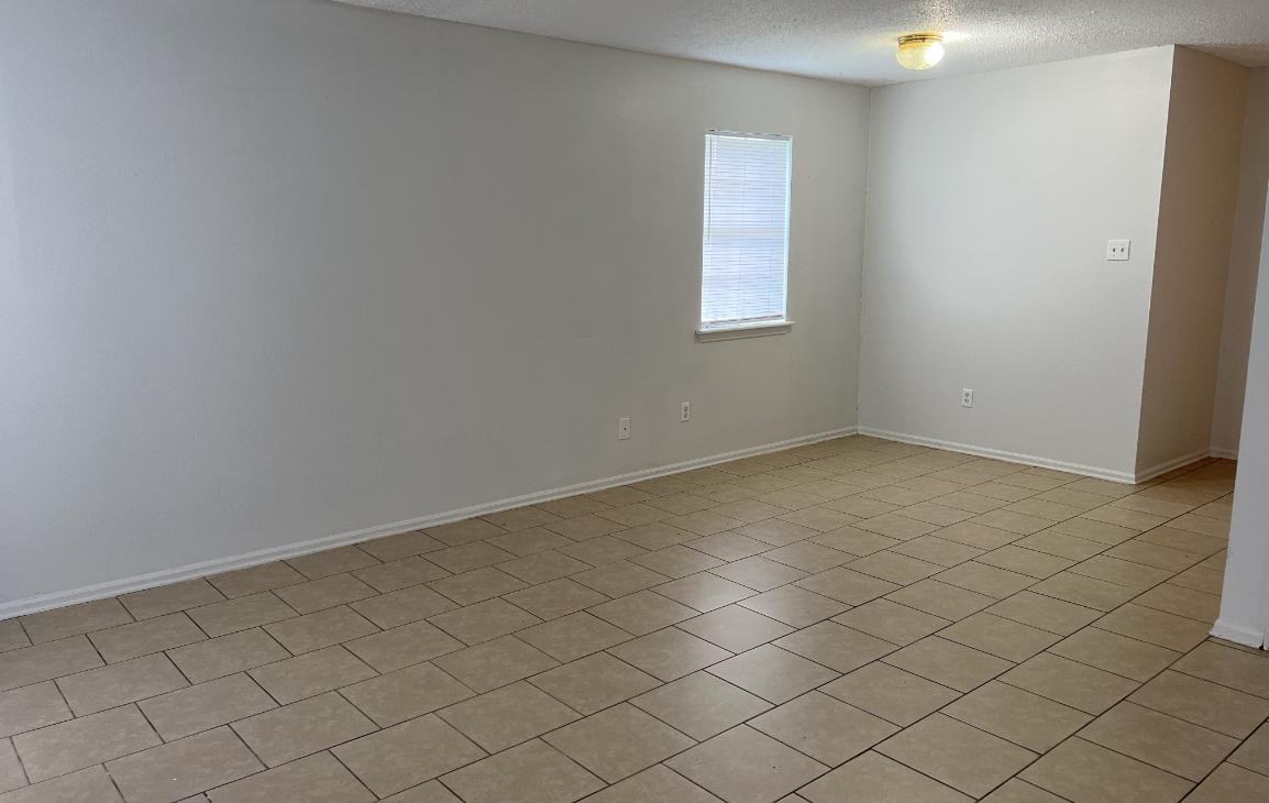 406 Herbert Rd - Photo 4 of 8