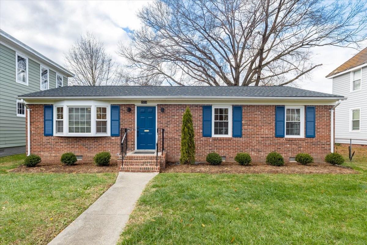 2910 Fendall Ave - Photo 2 of 20