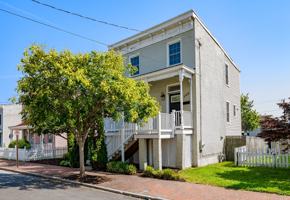 featured image of 706 Catherine St