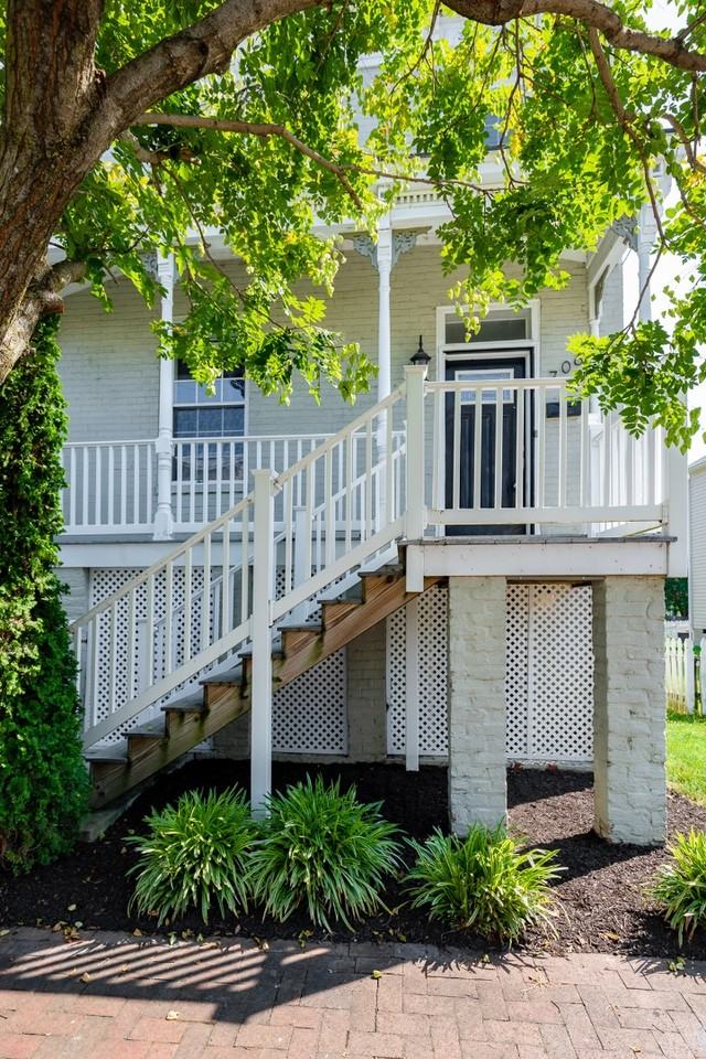 706 Catherine St - Photo 5 of 10