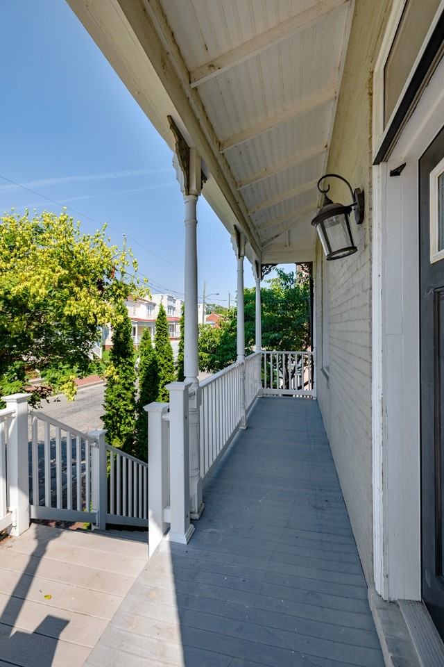 706 Catherine St - Photo 6 of 10