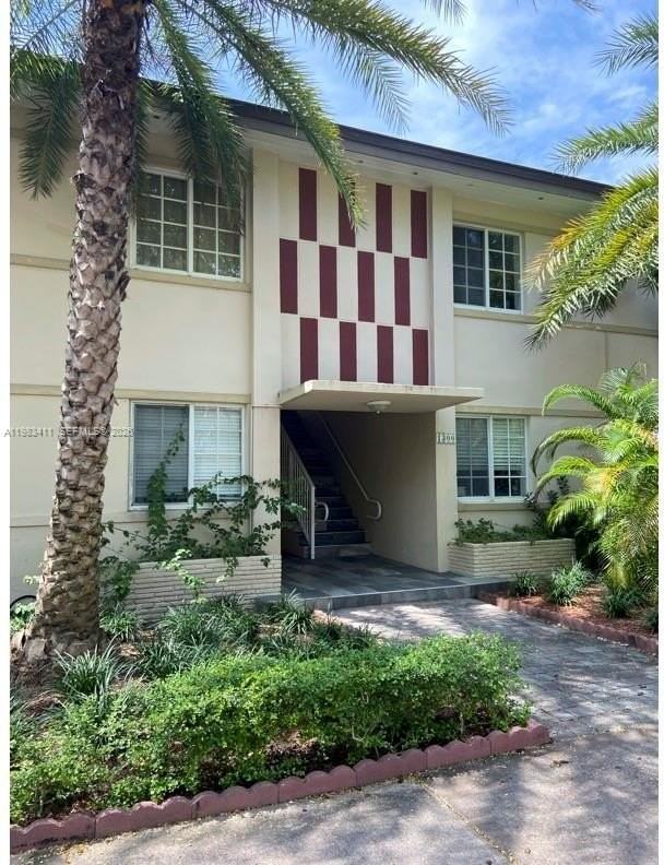 1300 Salzedo St #5 - Photo 3 of 10