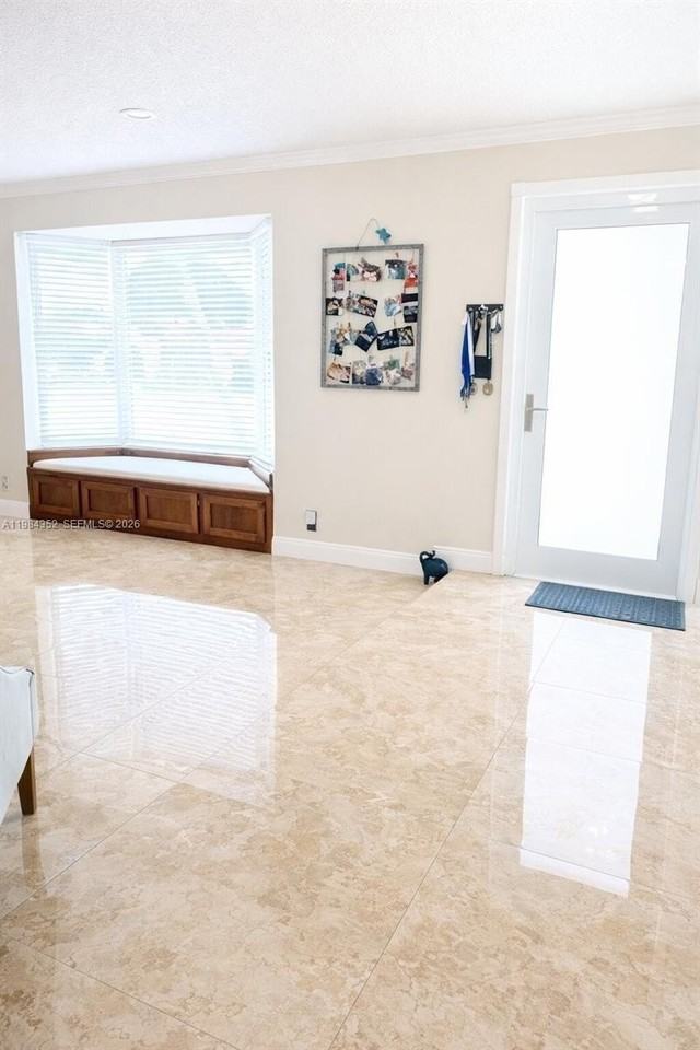 6527 Nw 2nd St - Photo 2 of 33