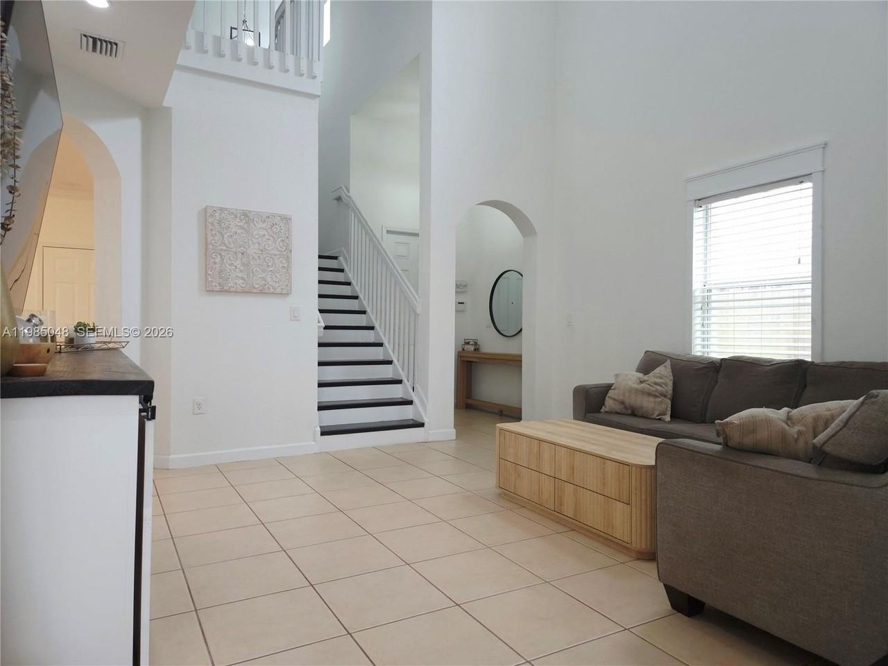 202 Ne 36th Ter - Photo 6 of 50