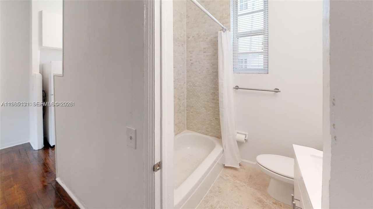 639 12th St #3 - Photo 6 of 10