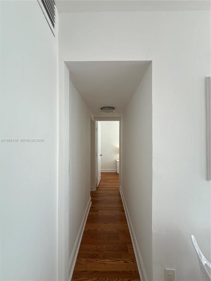 1542 Jefferson Ave #5 - Photo 5 of 18