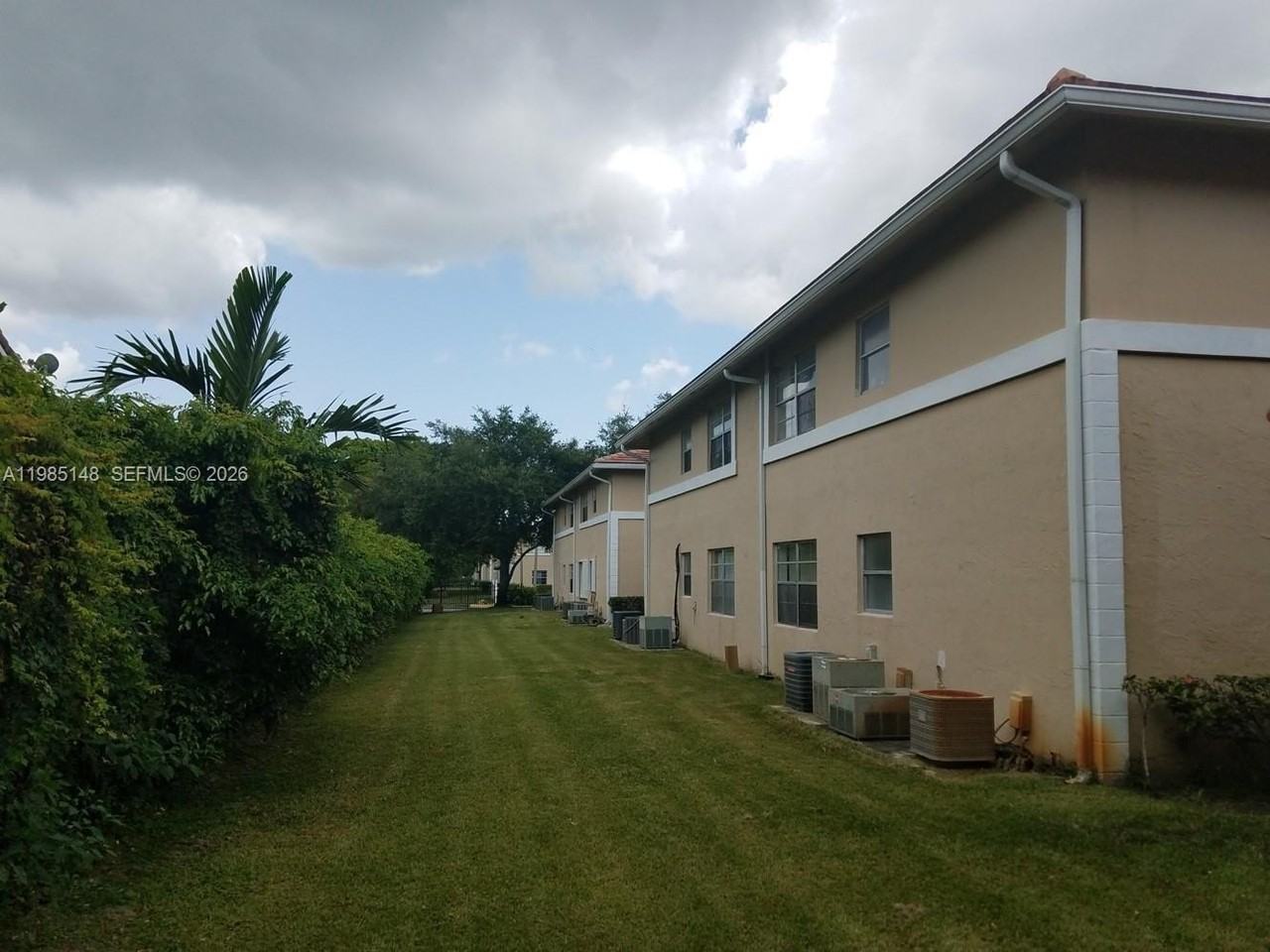 10040 Twin Lakes Dr #37A - Photo 4 of 21